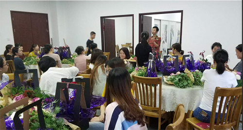 爱游戏体育平台大厅-爱游戏（中国）开展花艺培训